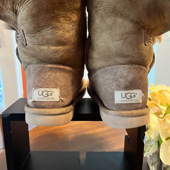 Women's Ugg Bailey Button Boots Brown Size 7 - Picture 5 of 5